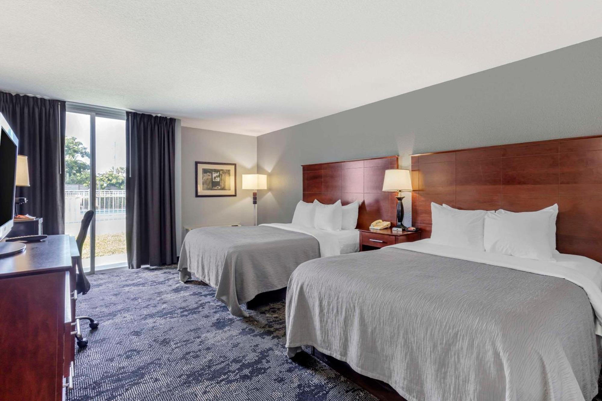 Quality Inn Downtown Стюарт Екстер'єр фото